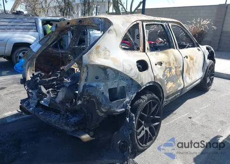 2014 Porsche Cayenne z USA, uszkodzony, nr VIN WP1AA2A23ELA95638